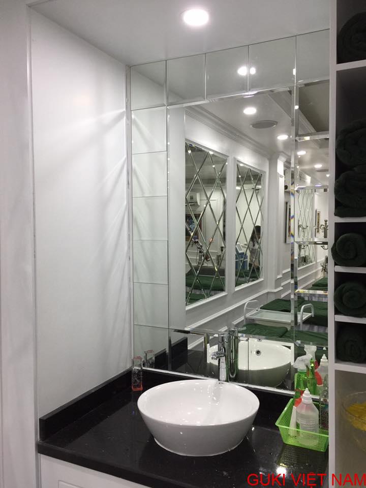 Gương ghép dán tường phòng tắm - GƯƠNG PHÒNG TẮM CAO CẤP GUKI